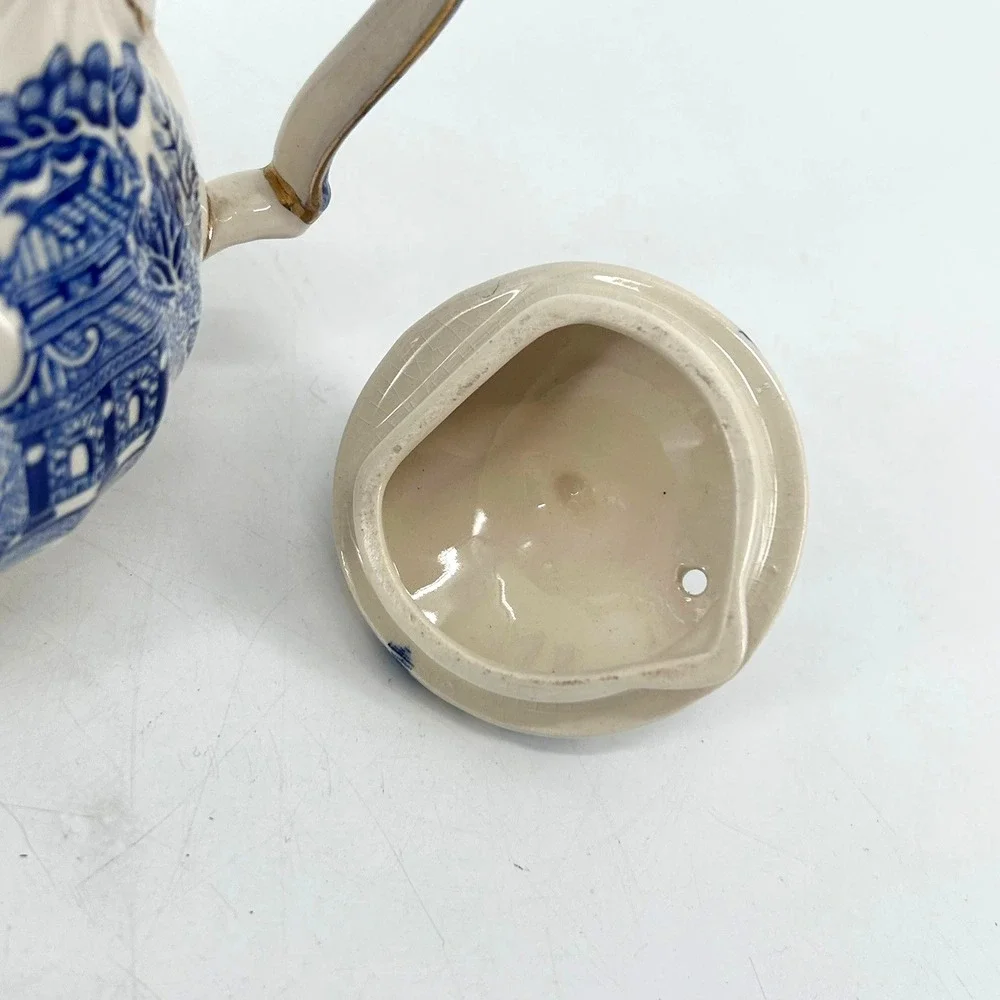 VTG Sadler Blue Willow Teapot Blue White Chinoiserie Ceramic Gold Trim Pagoda
